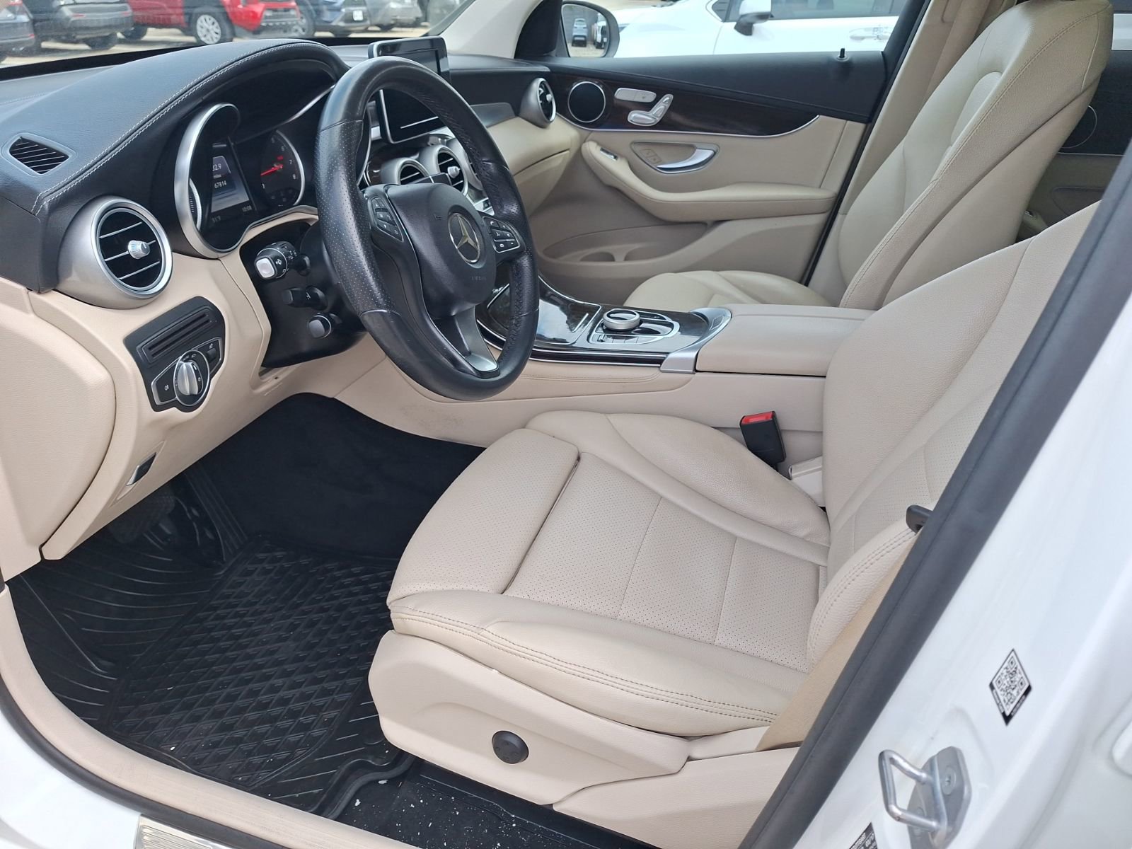 Used 2017 Mercedes-Benz GLC 300 image 14