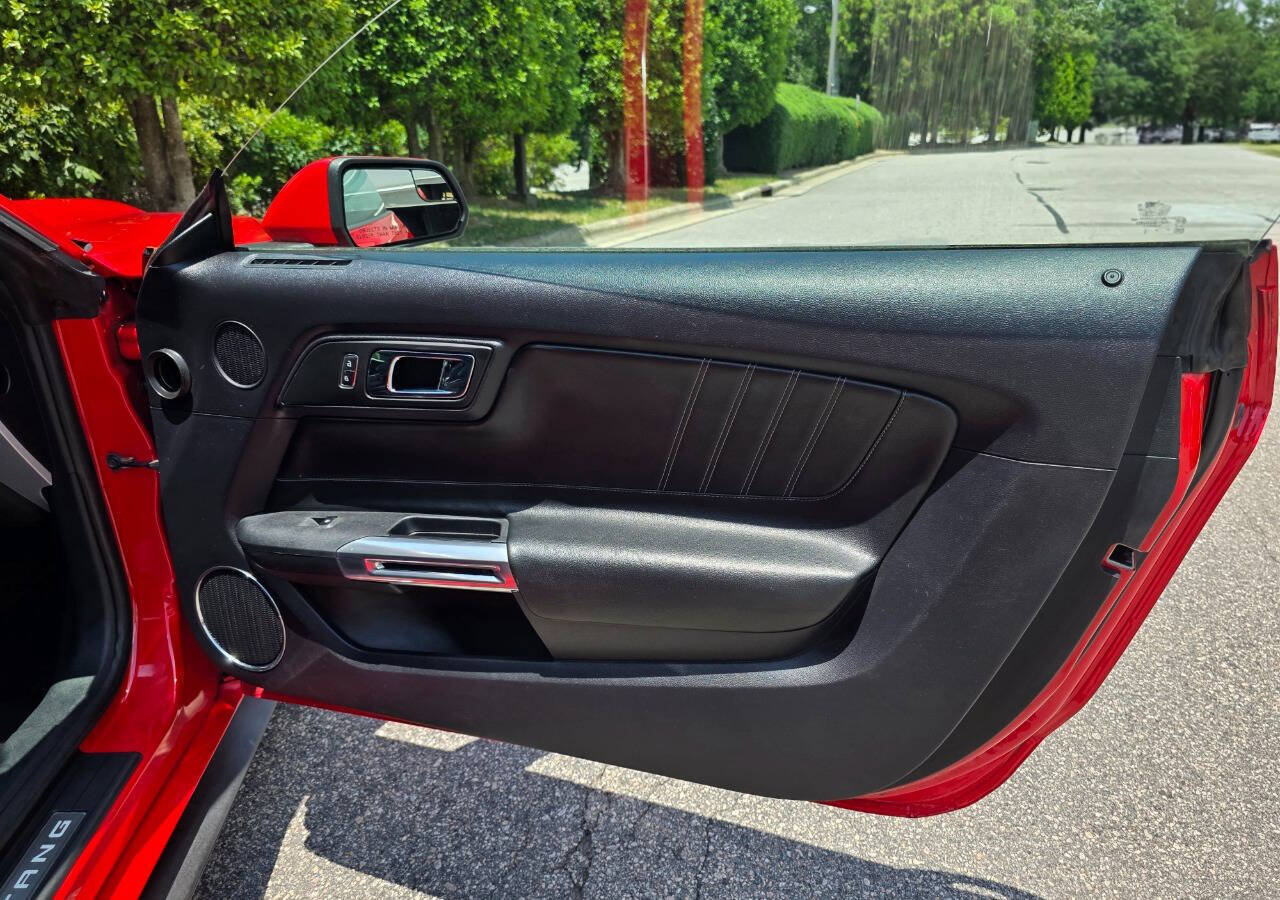 Used 2015 Ford Mustang Premium RWD image 27
