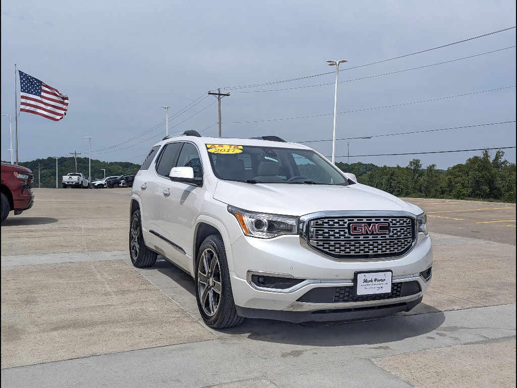Used 2017 GMC Acadia Denali w/ Technology Package AWD/4WD image 6