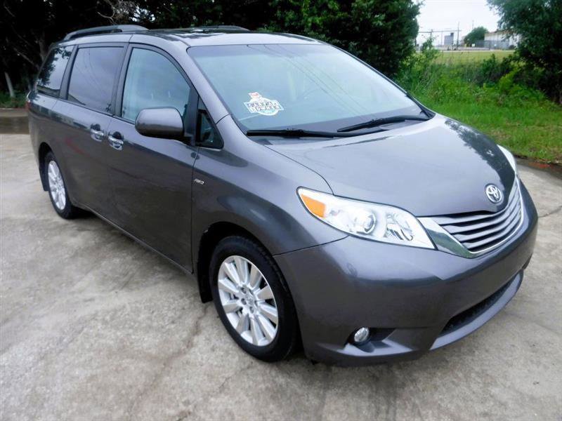 Used 2017 Toyota Sienna AWD image 2