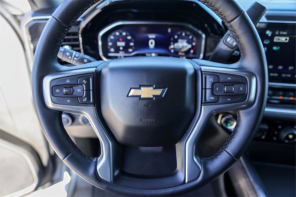 Used 2025 Chevrolet Silverado 2500 LTZ w/ LTZ Convenience Package image 10