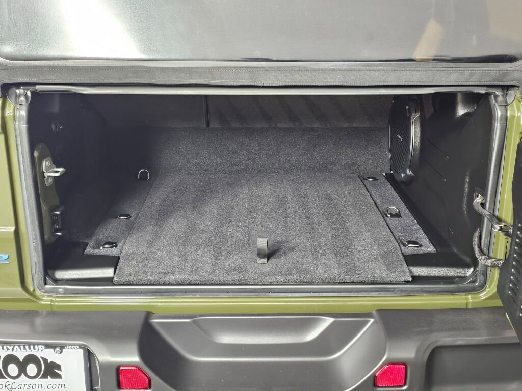 Used 2022 Jeep Wrangler Unlimited Sahara image 14