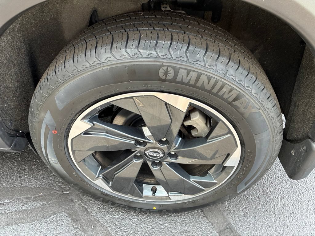 Certified 2024 Nissan Rogue SV w/ SV Premium Package AWD/4WD image 11