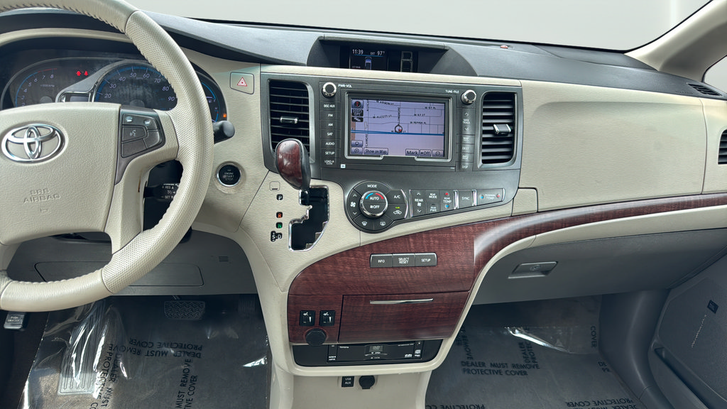 Used 2011 Toyota Sienna XLE w/ Premium Pkg FWD image 15