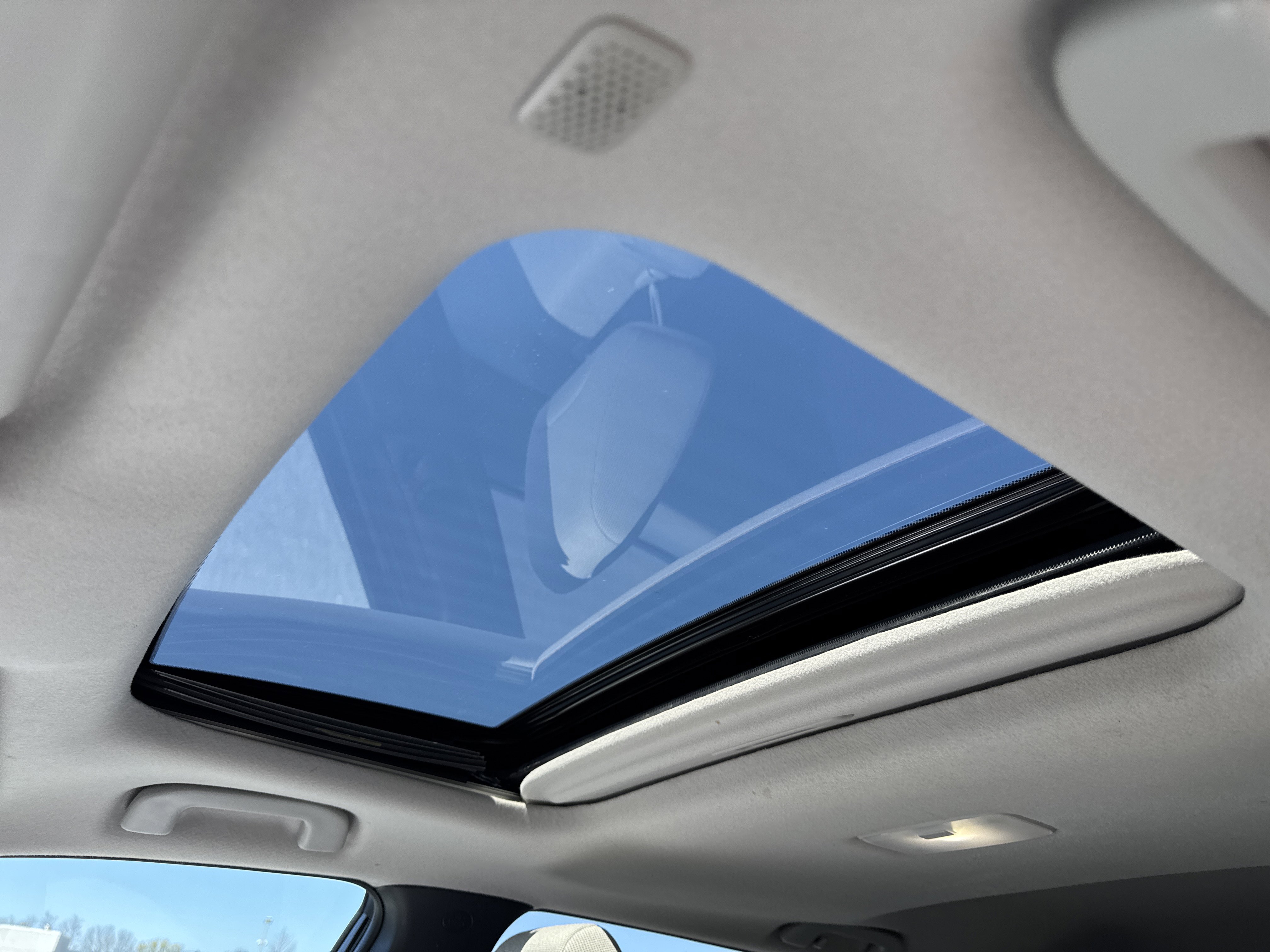 Used 2022 Toyota Corolla Cross LE w/ Moonroof Package image 24