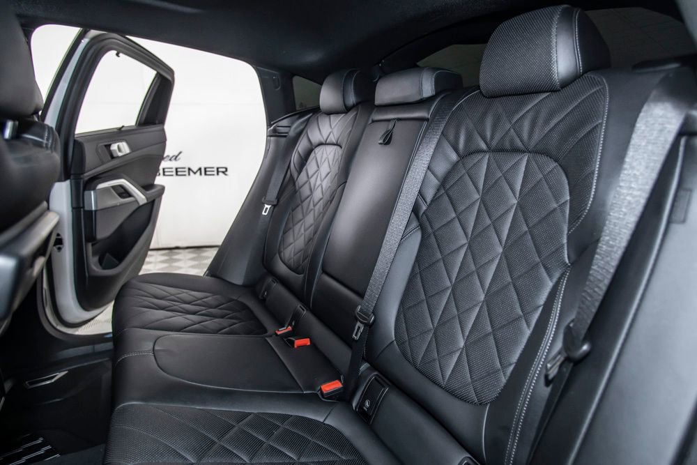 Used 2023 BMW X6 xDrive40i w/ Executive Package image 16