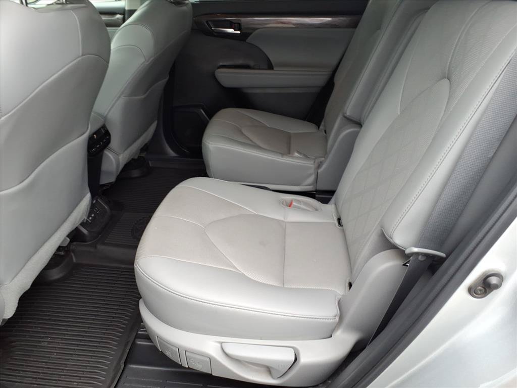 Used 2023 Toyota Highlander Platinum AWD/4WD image 7