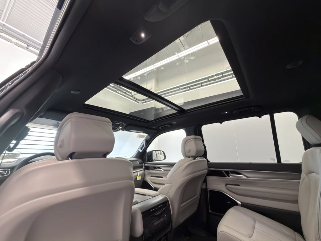 New 2026 Jeep Grand Wagoneer L Limited AWD/4WD image 19