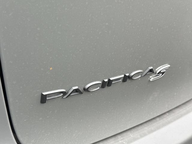 Used 2021 Chrysler Pacifica Touring-L w/ Uconnect Theater Family Group AWD/4WD image 29