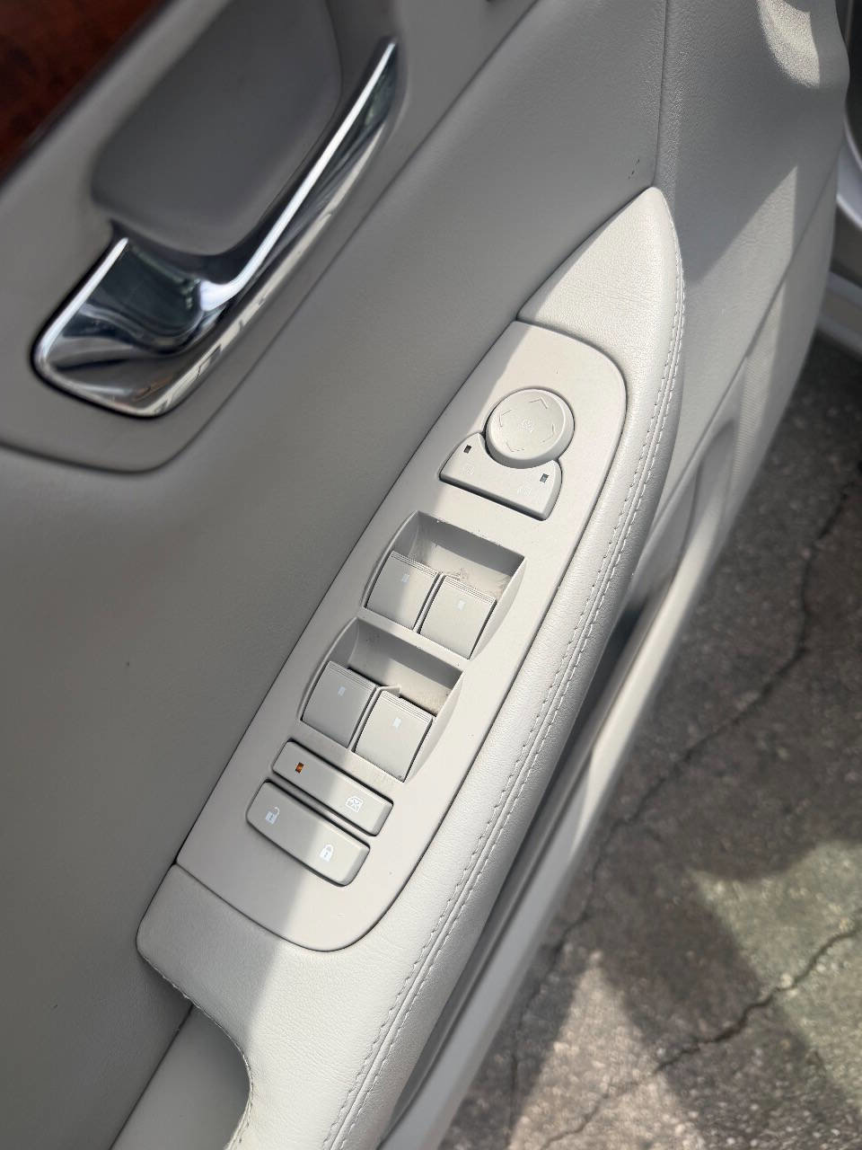 Used 2006 Cadillac DTS FWD image 17