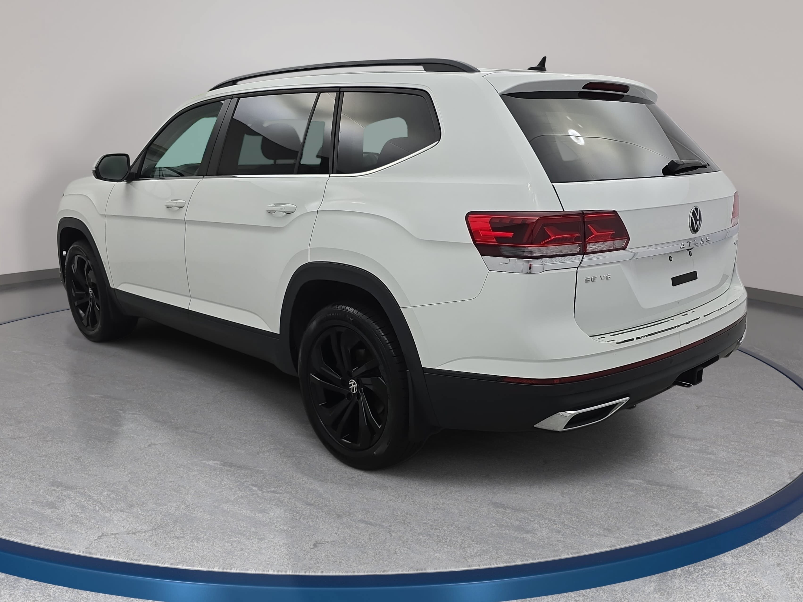 Certified 2023 Volkswagen Atlas SE w/ Black Wheel Package AWD/4WD image 7