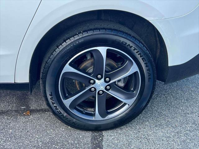 Used 2022 Buick Enclave Essence w/ Sport Touring Edition image 10