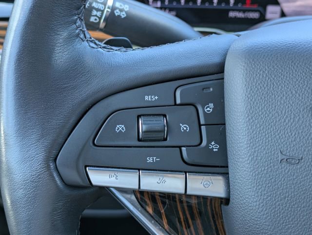 Used 2023 Cadillac Escalade Premium Luxury image 22