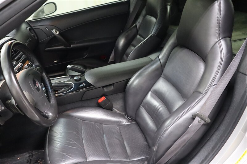 Used 2008 Chevrolet Corvette Coupe w/ Preferred Equipment Group RWD image 15