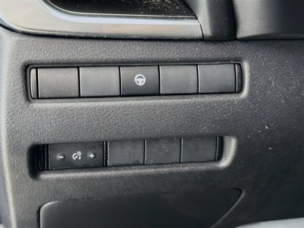 Used 2022 Nissan Rogue SV FWD image 13