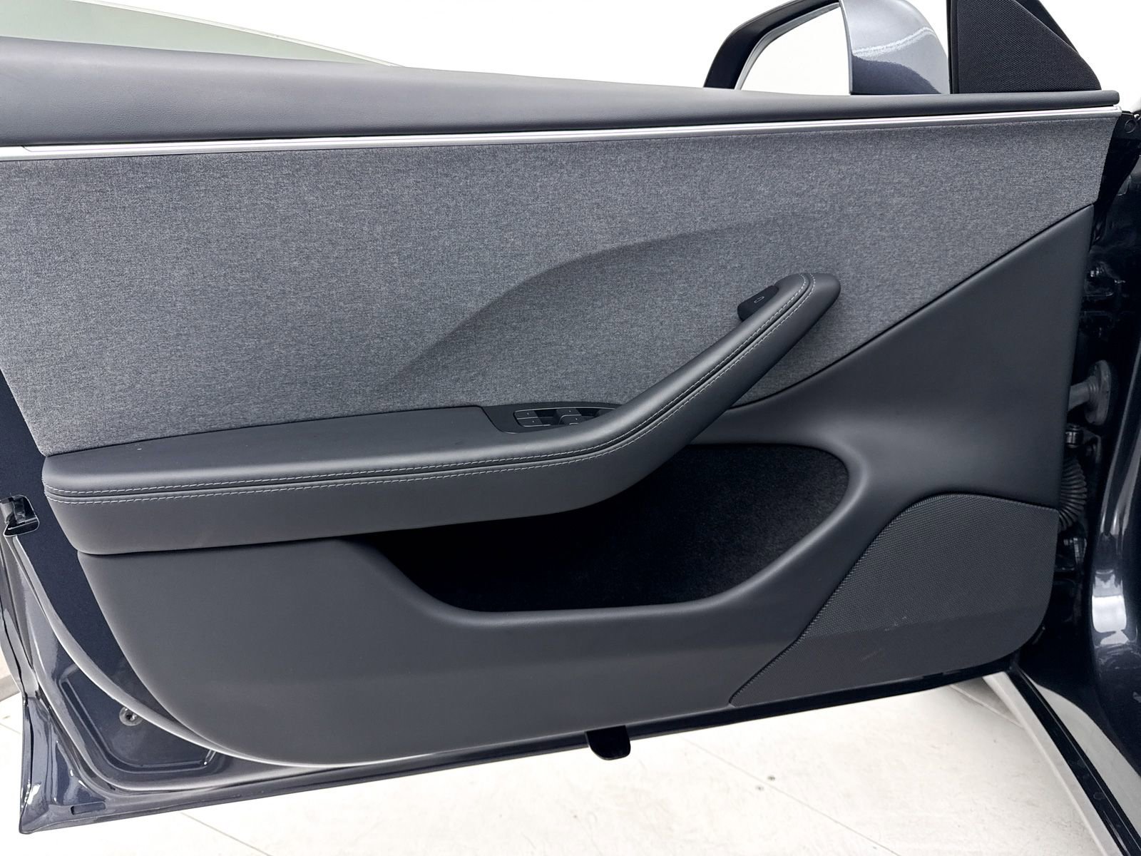 Used 2024 Tesla Model 3 Standard Range image 31