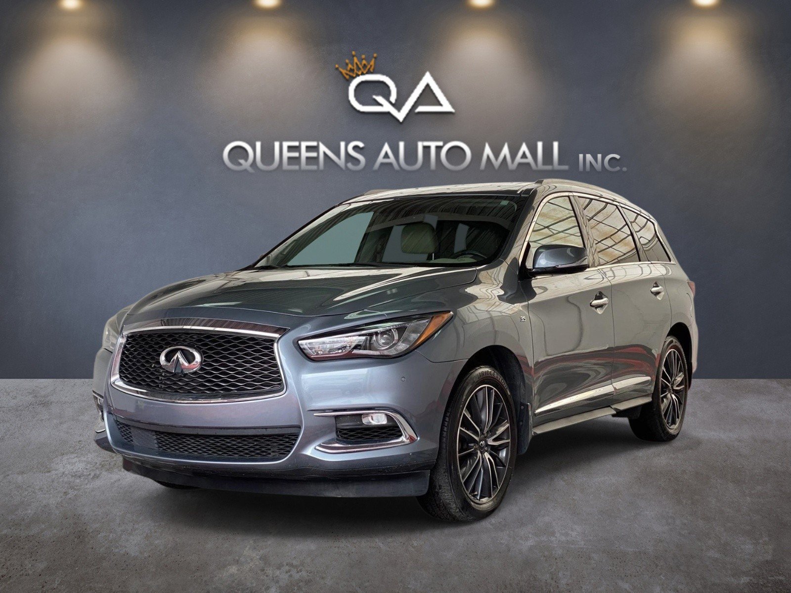 Used 2017 INFINITI QX60 Luxe w/ Premium Plus Package AWD/4WD image 3