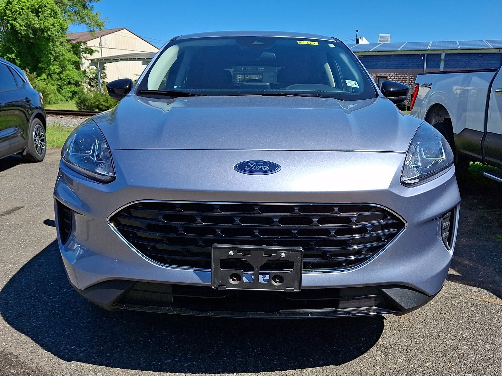 Used 2022 Ford Escape SE w/ SE Sport Appearance Package AWD/4WD image 2