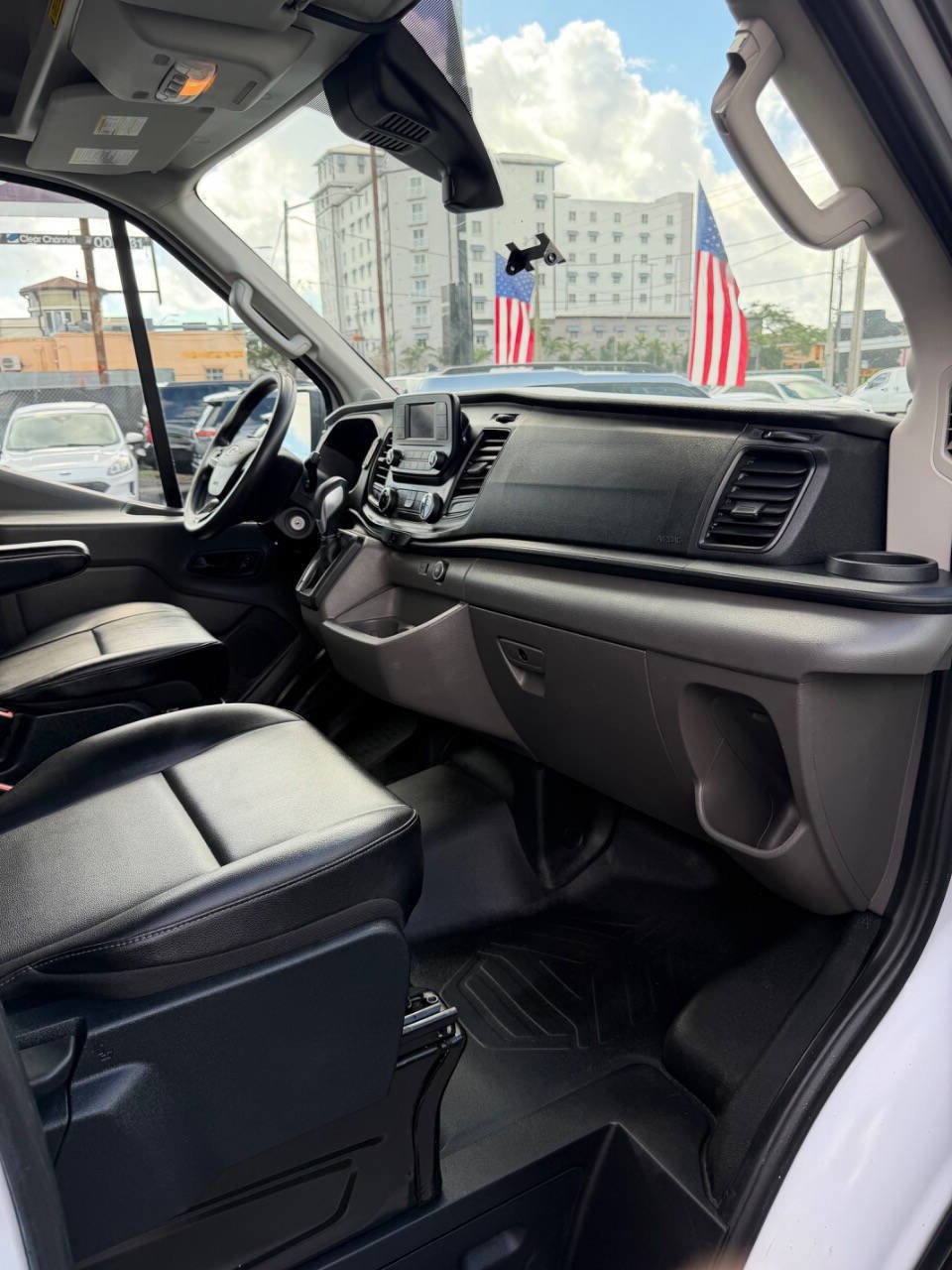 Used 2020 Ford Transit 250 Medium Roof image 14