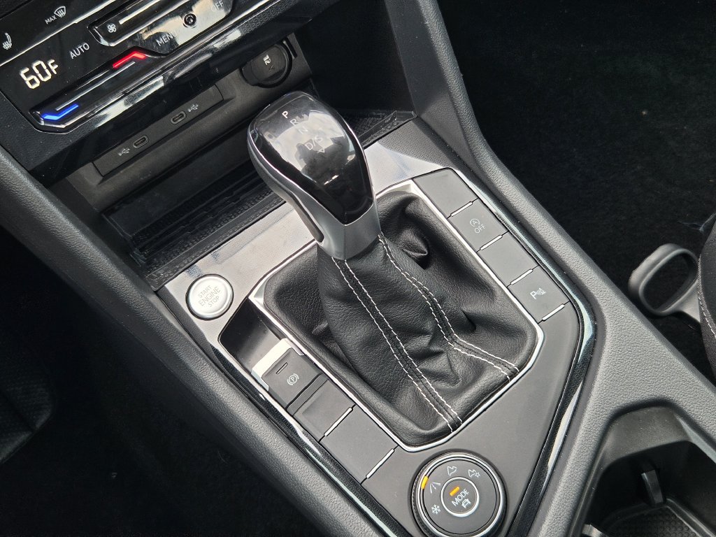 Certified 2025 Volkswagen Taos SE AWD/4WD image 18