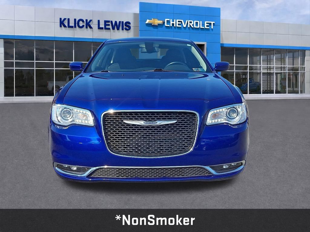 Used 2021 Chrysler 300 Touring w/ Driver Convenience Group RWD image 2