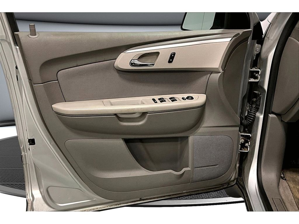 Used 2012 Chevrolet Traverse LS image 22
