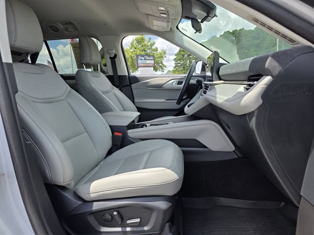 Certified 2026 Ford Explorer Active w/ Active Comfort Package RWD image 29