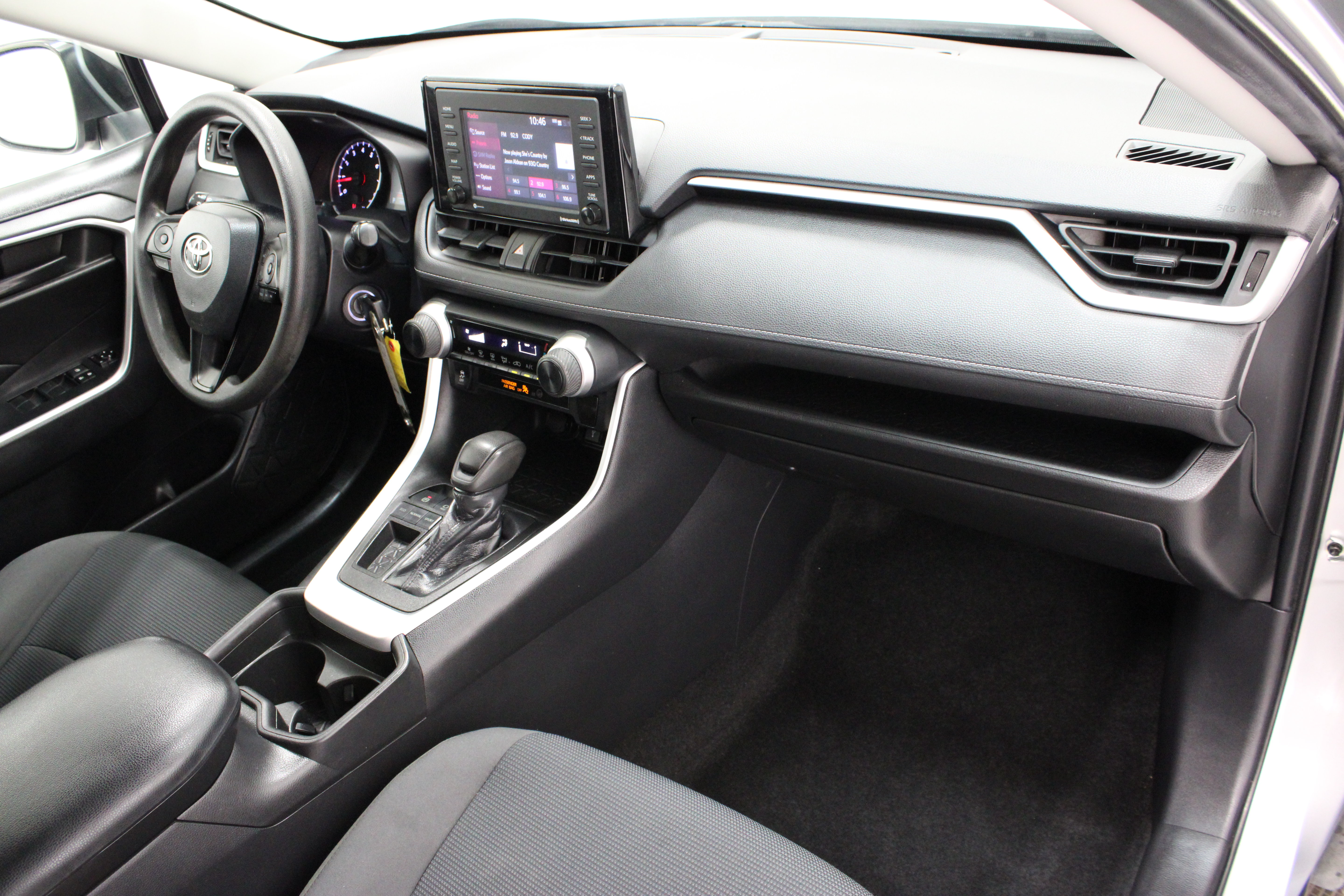 Used 2021 Toyota RAV4 LE FWD image 31
