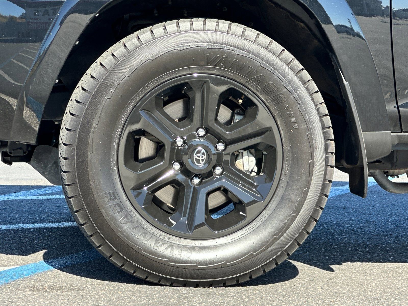 Used 2023 Toyota 4Runner SR5 Premium w/ Moonroof Package image 25