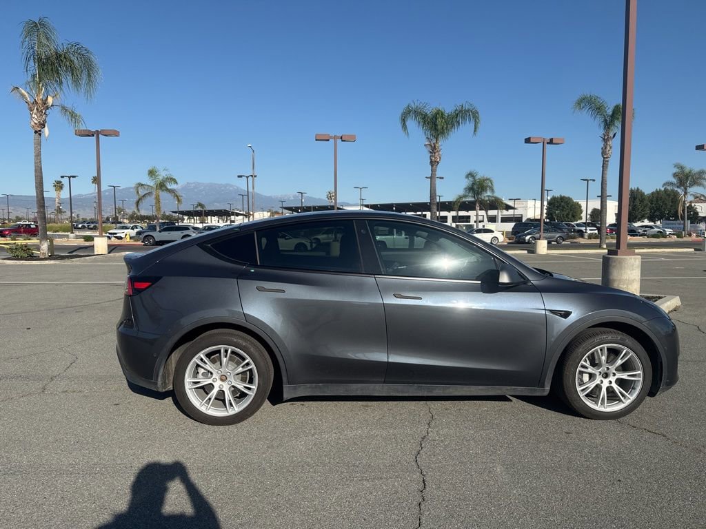 Used 2021 Tesla Model Y Long Range image 9
