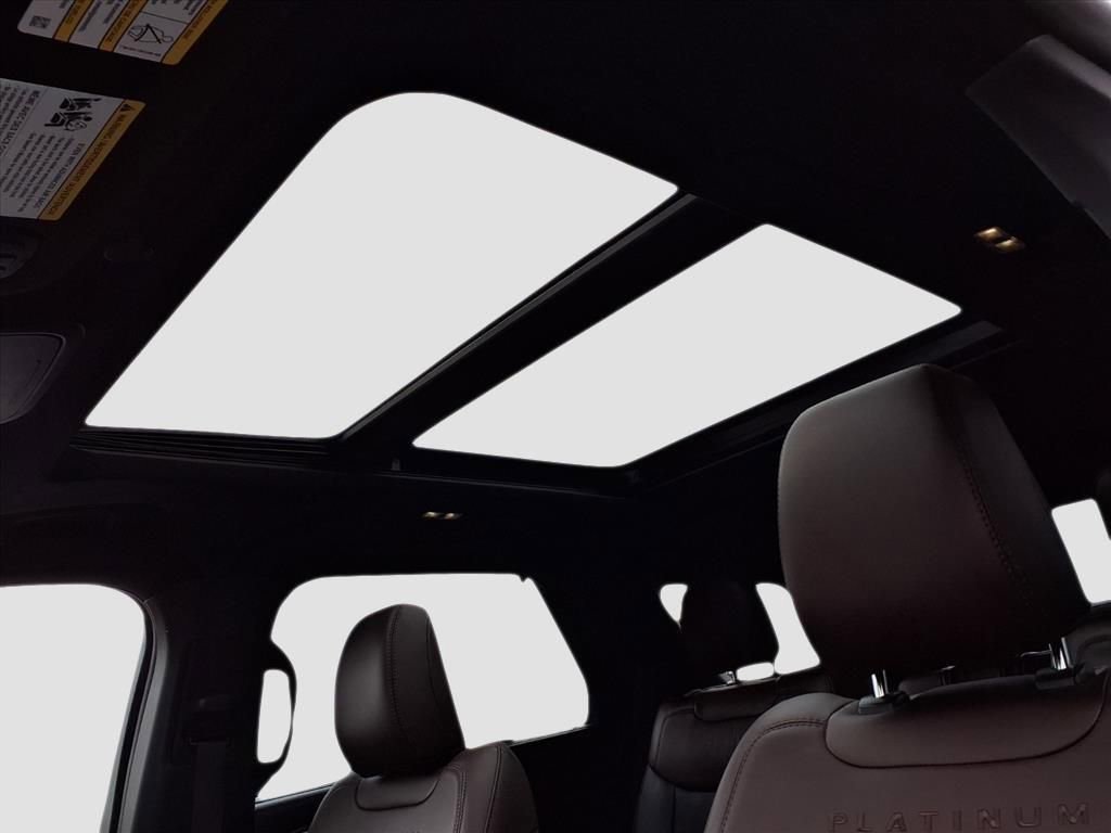 Used 2022 Ford Explorer Platinum w/ Equipment Group 601A image 33