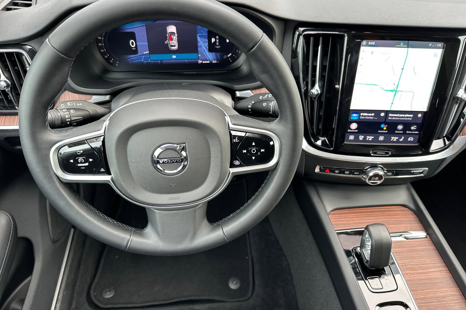 Used 2025 Volvo V60 B5 Cross Country Plus image 14