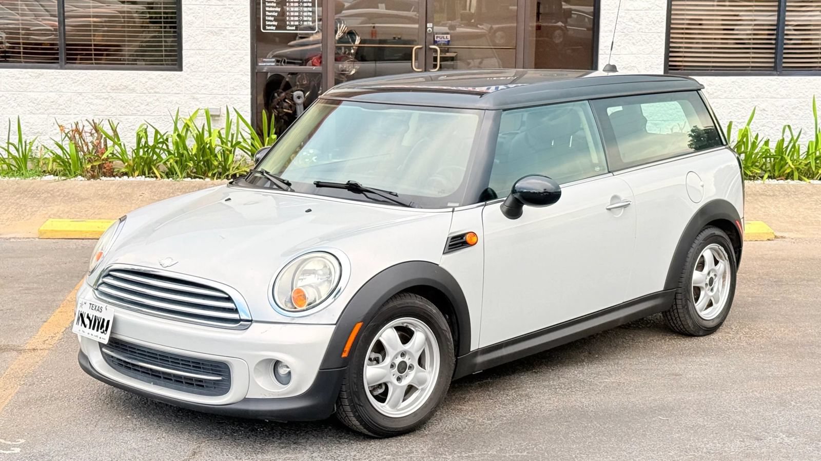 Used 2011 MINI Cooper Clubman FWD image 3