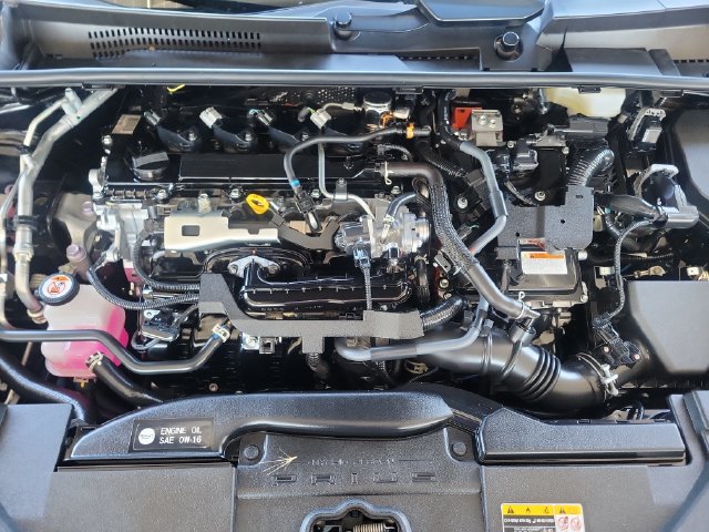 Used 2025 Toyota Prius FWD image 30
