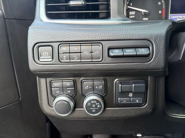 Used 2021 GMC Yukon XL Denali w/ Denali Premium Package image 38