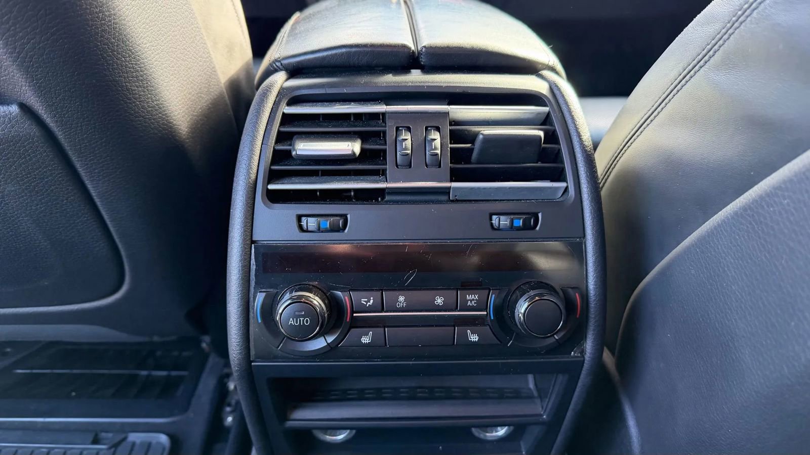 Used 2013 BMW 750i xDrive image 22