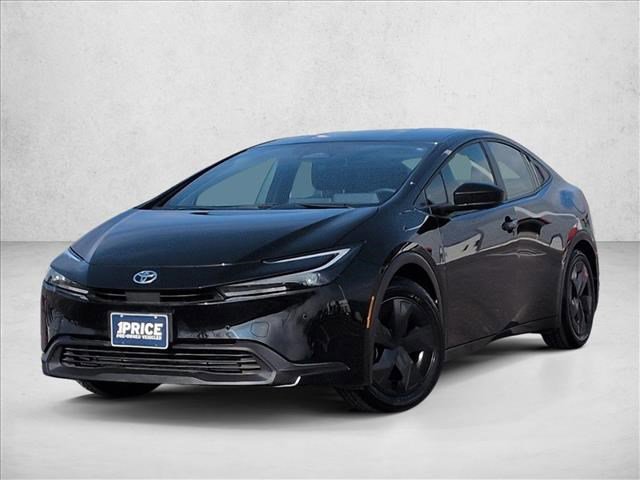 Used 2025 Toyota Prius LE image 1