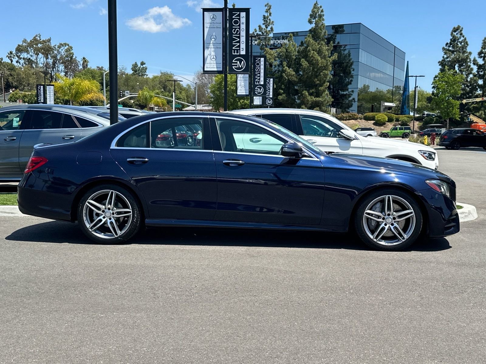 Used 2017 Mercedes-Benz E 300 image 2