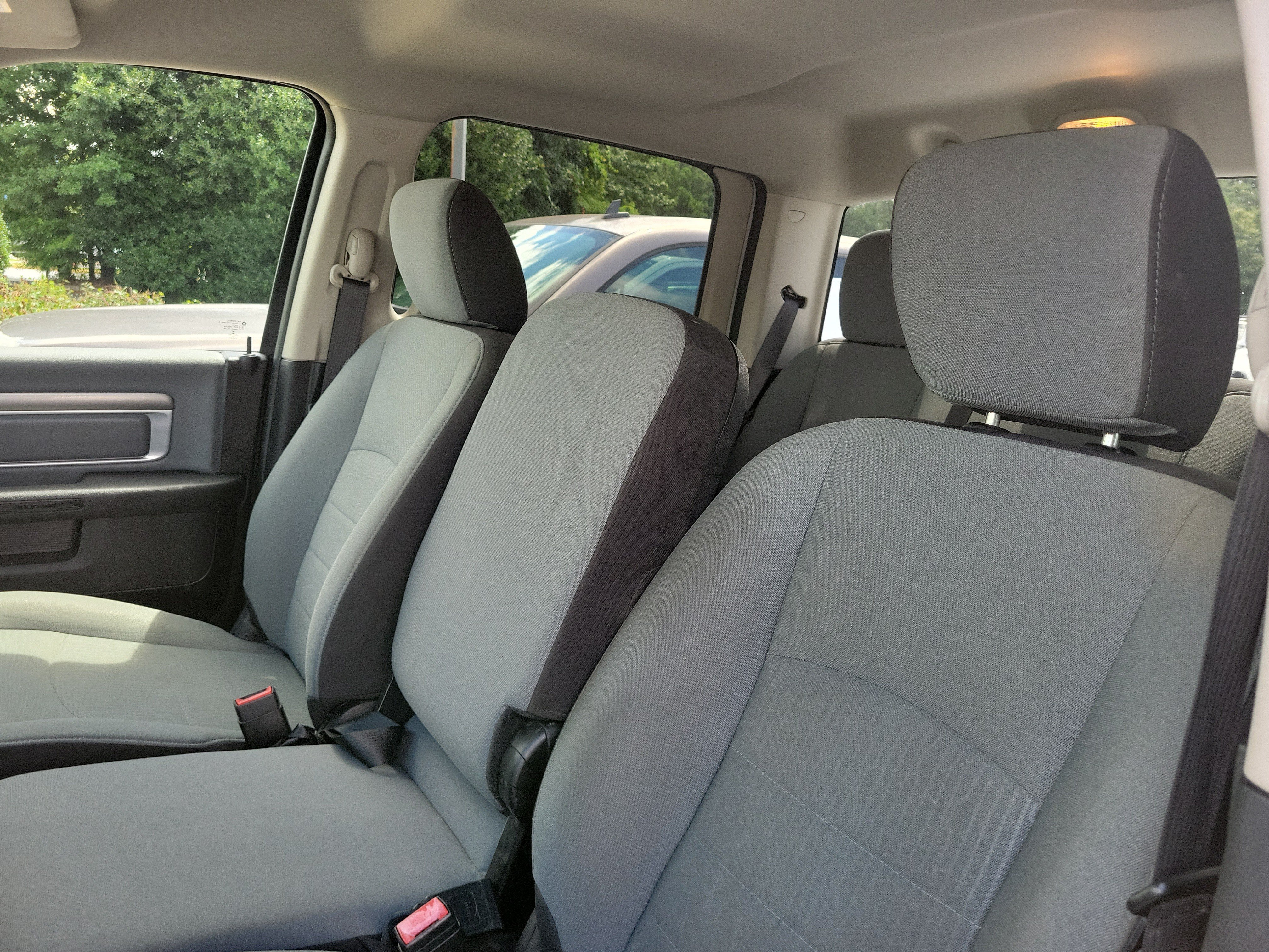 Used 2022 RAM 1500 Classic SLT AWD/4WD image 18