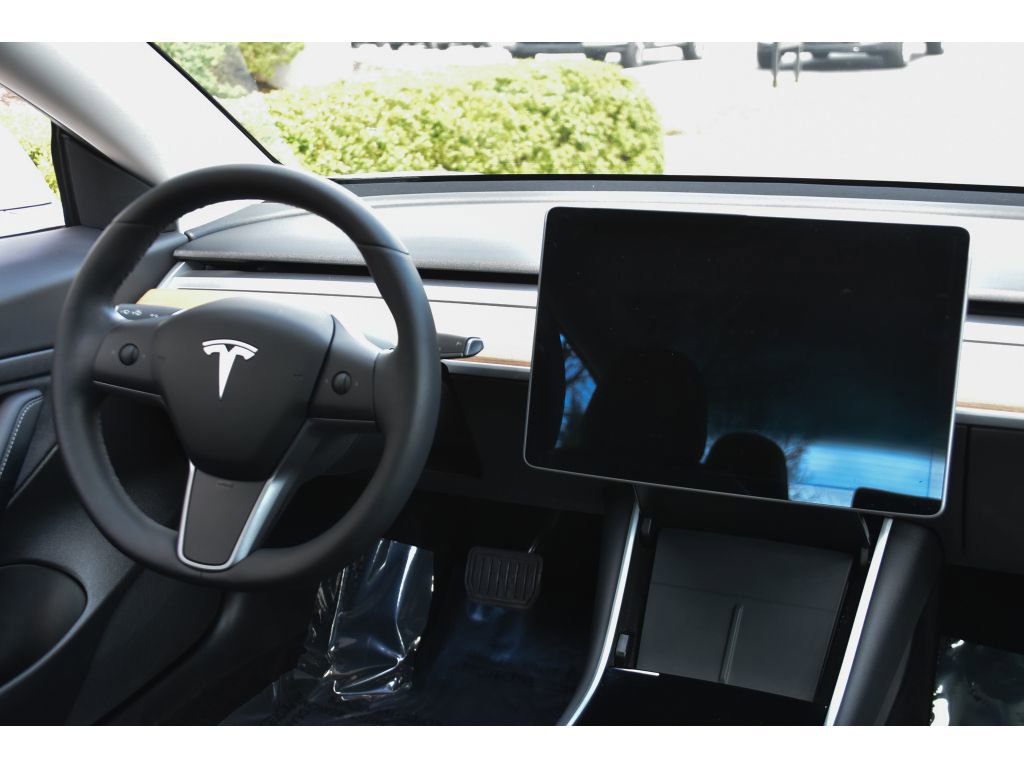 Used 2020 Tesla Model 3 Standard Range Plus image 16