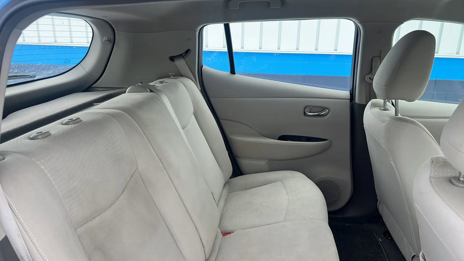 Used 2011 Nissan Leaf SL image 8