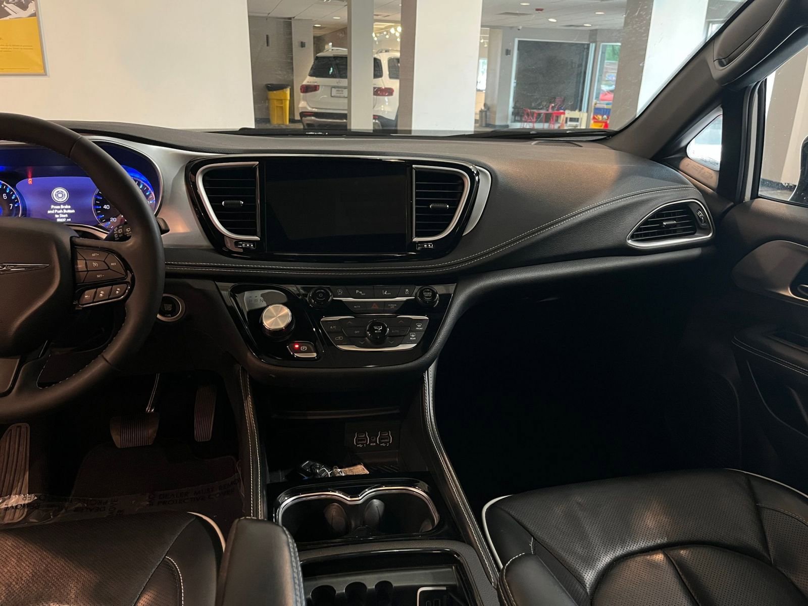Used 2025 Chrysler Pacifica Limited FWD image 39