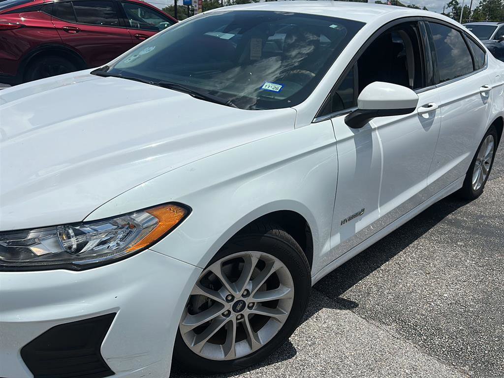 Used 2019 Ford Fusion SE FWD image 4