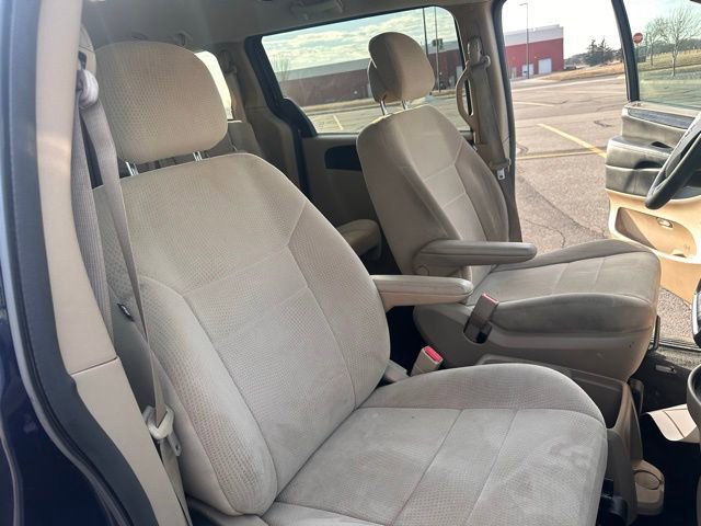 Used 2013 Dodge Grand Caravan SE image 28