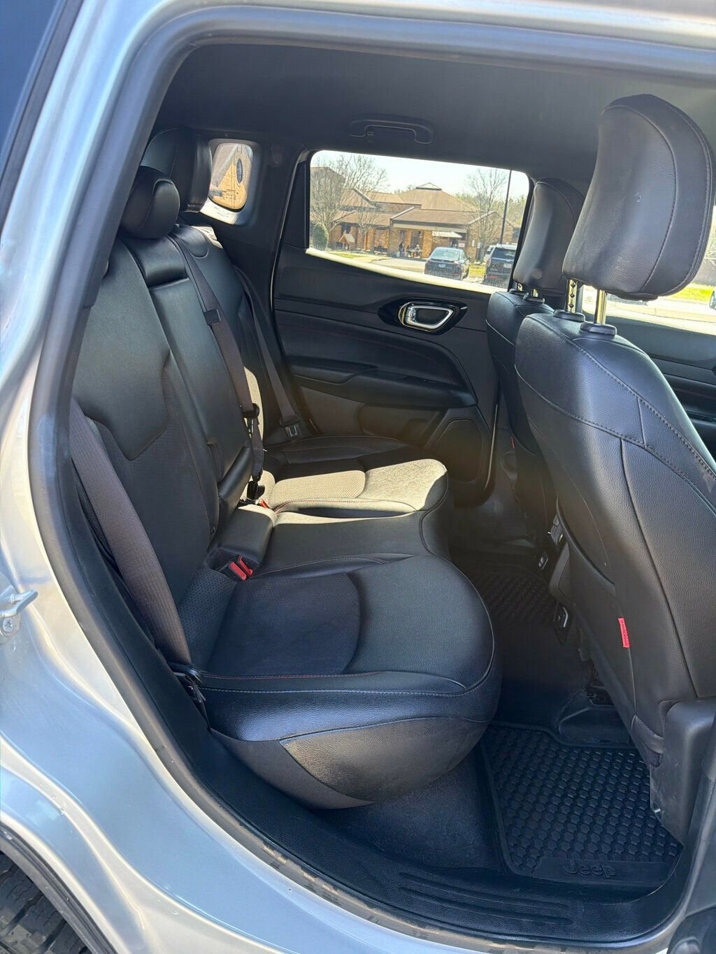 Used 2025 Jeep Compass Trailhawk AWD/4WD image 14