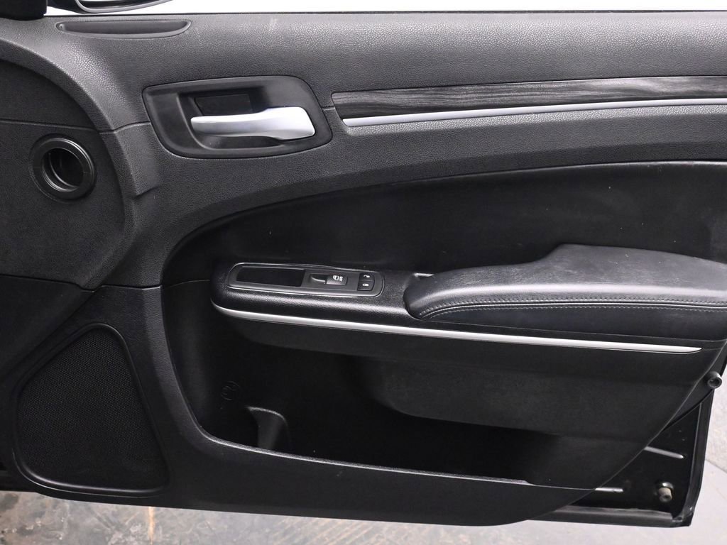 Used 2019 Chrysler 300 Touring w/ Sport Appearance Package image 19