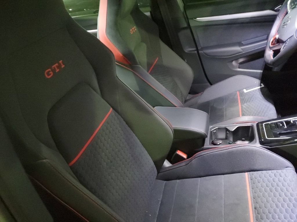 Certified 2026 Volkswagen GTI SE FWD image 8