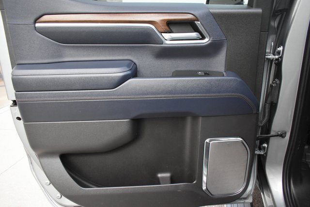 Used 2024 Chevrolet Silverado 1500 High Country image 40