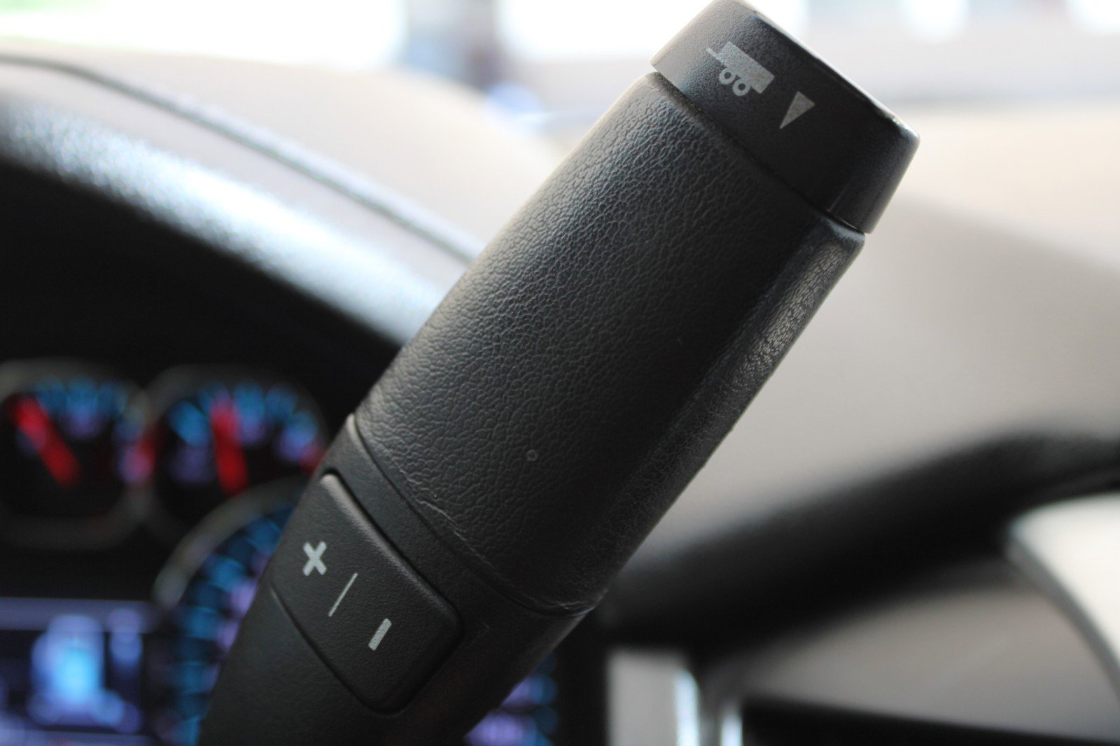 Used 2018 GMC Yukon SLT w/ Premium Edition image 23