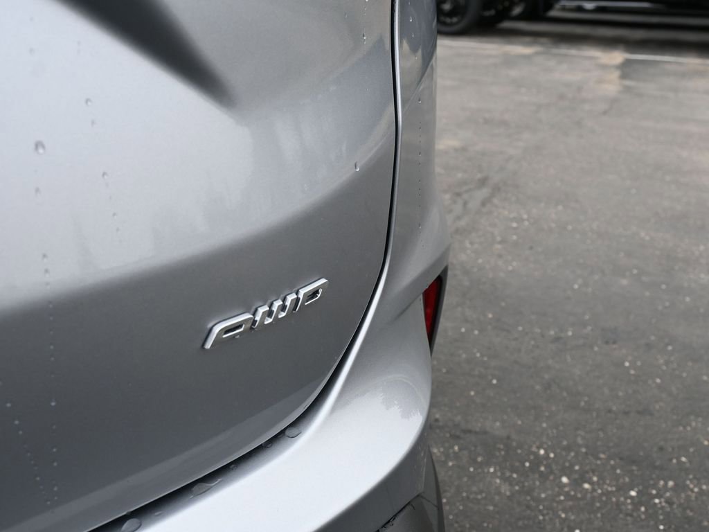 Used 2023 Ford Edge SEL image 9